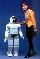 Honda introduces walking robot